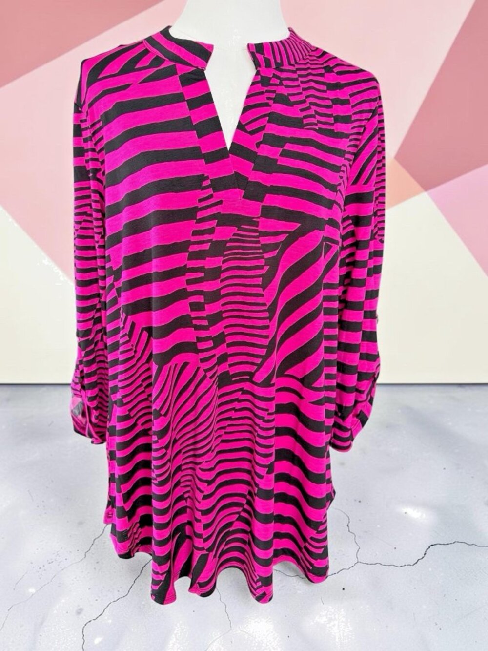Dear Scarlett Vibrant Pink and Black Abstract Print Top-Size Medium-NWT